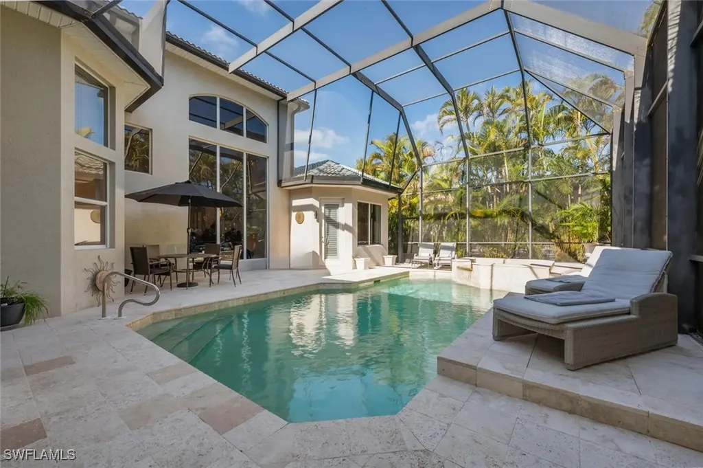 5011 Cerromar Drive Naples FL 34112