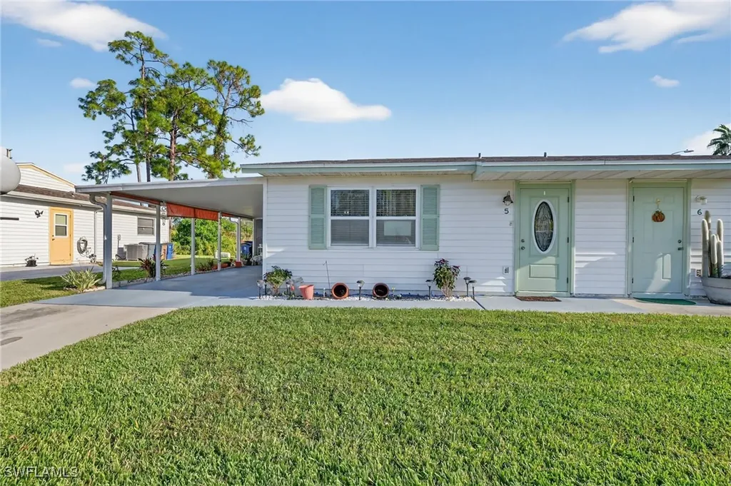 5 Pinewood Boulevard Lehigh Acres FL 33936