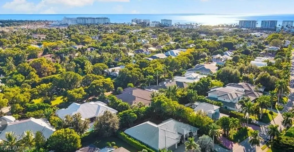 626 Rudder Road Naples FL 34102