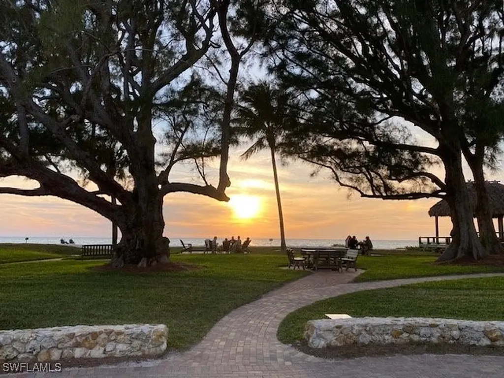 626 Rudder Road Naples FL 34102