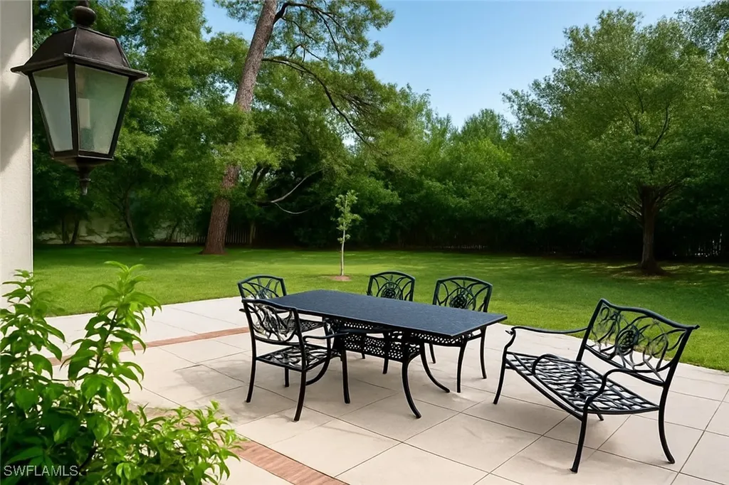 626 Rudder Road Naples FL 34102