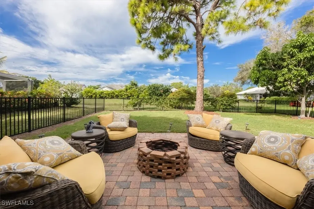 5131 Kristin Court Naples FL 34105