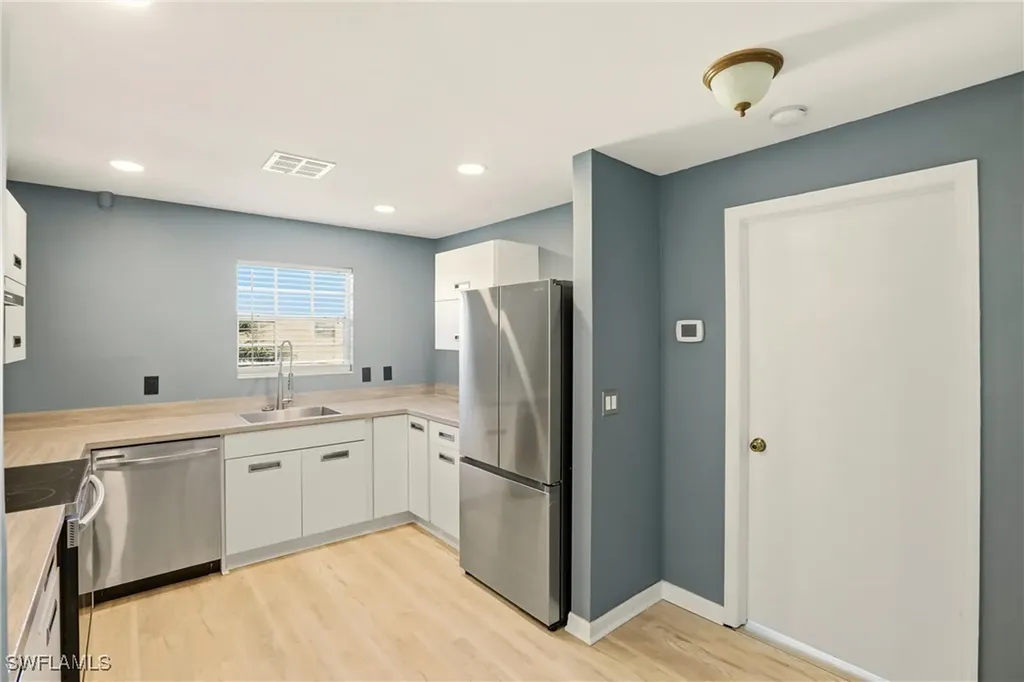 165 Bristol Lane Naples FL 34112