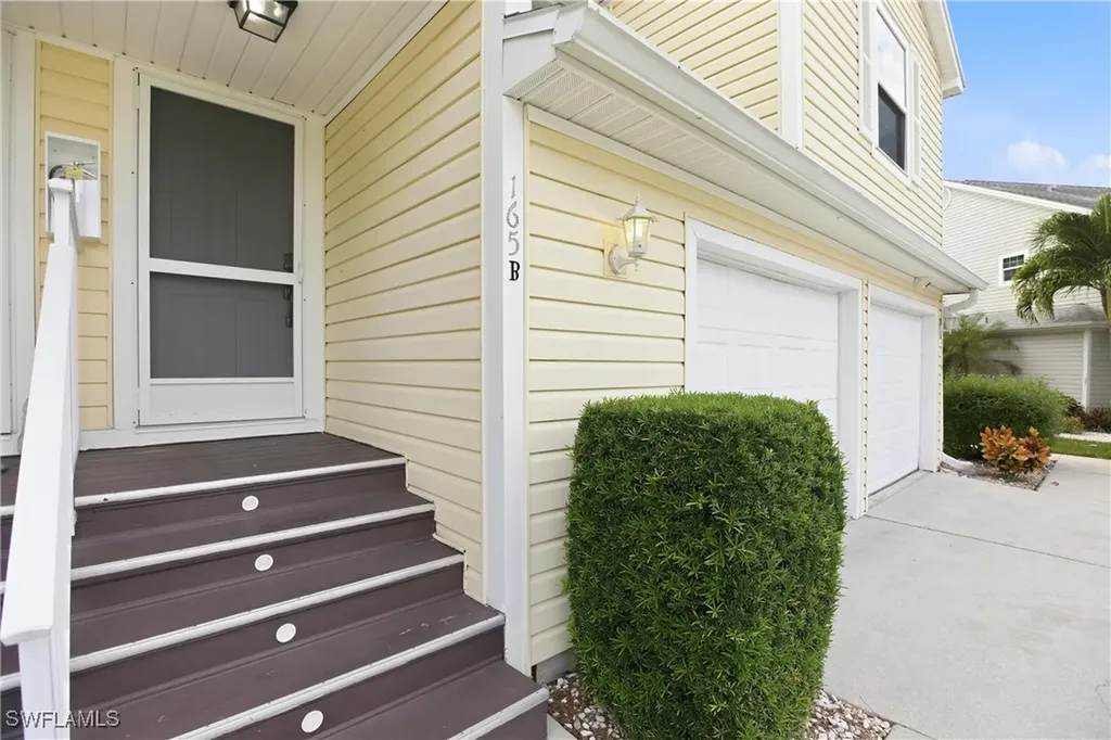 165 Bristol Lane Naples FL 34112