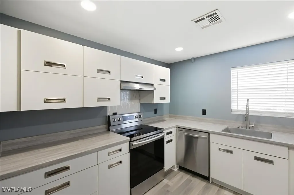165 Bristol Lane Naples FL 34112