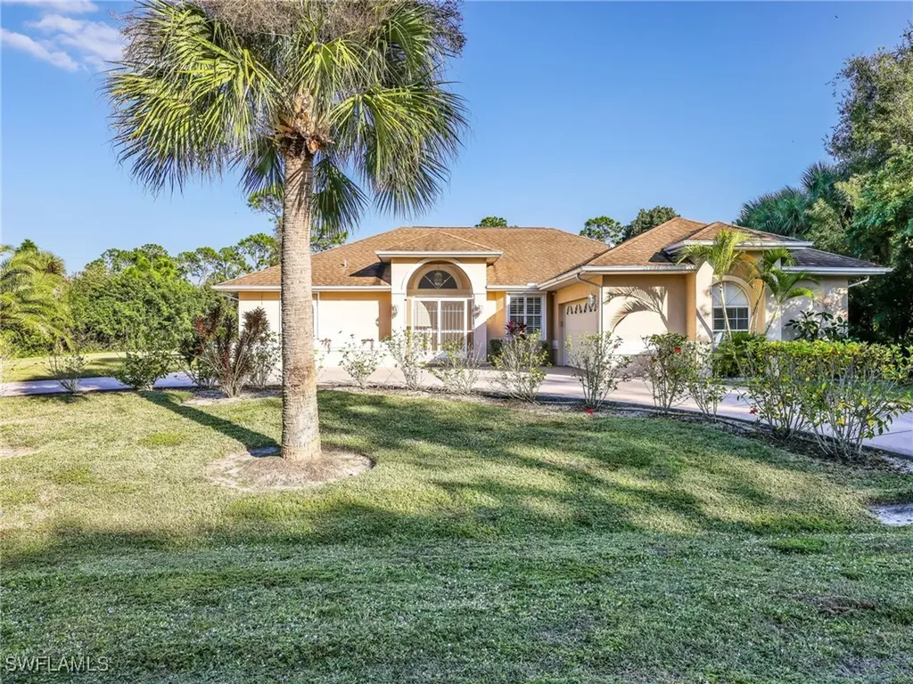 820 Robert Avenue Lehigh Acres FL 33936