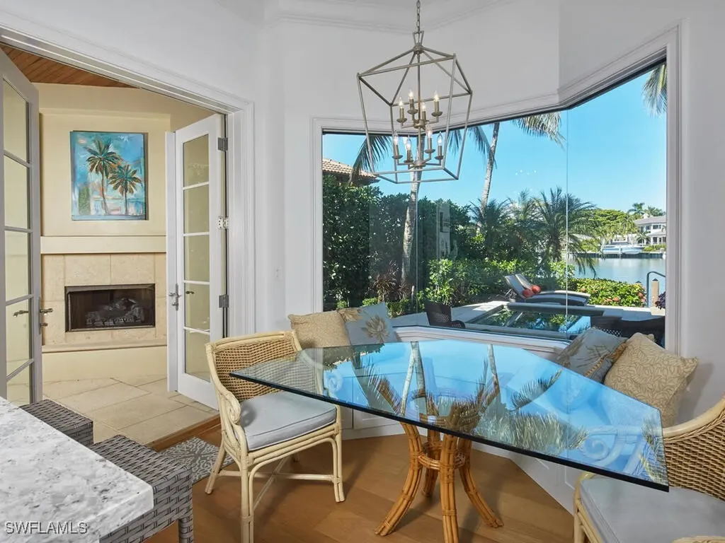 377 Pirates Bight Naples FL 34103