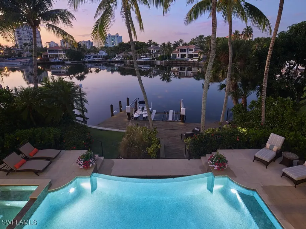 377 Pirates Bight Naples FL 34103
