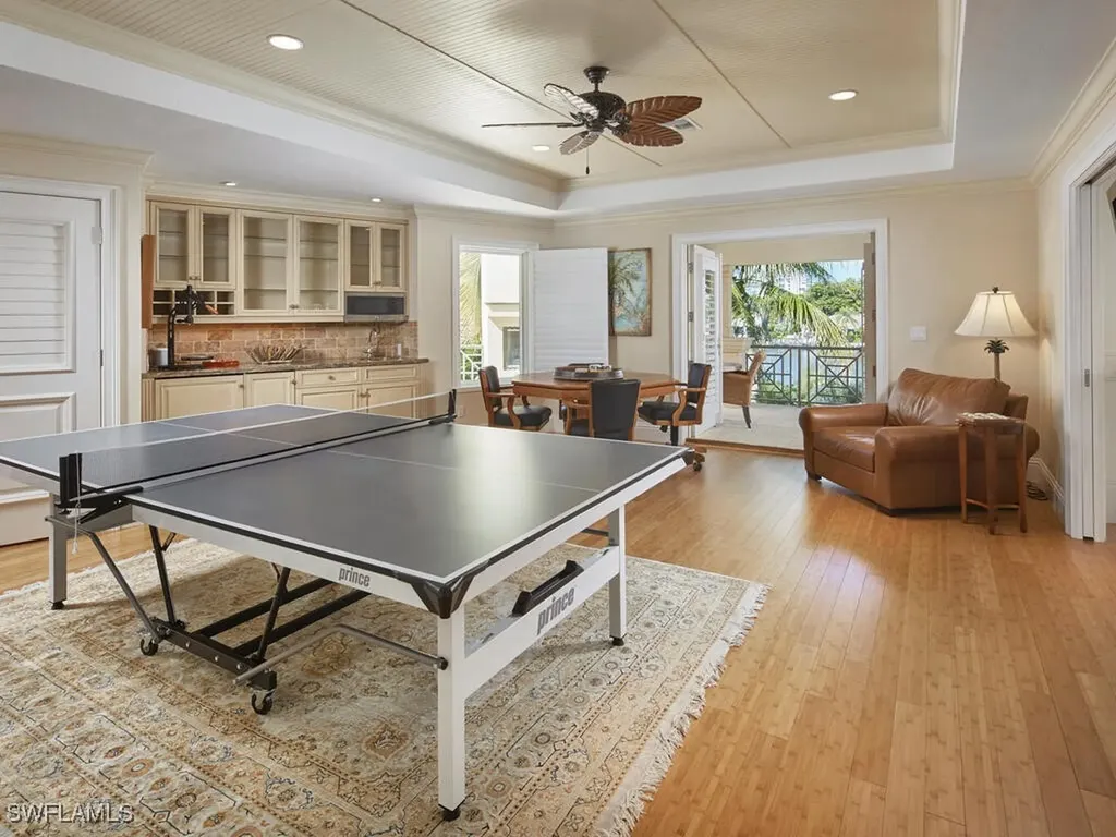 377 Pirates Bight Naples FL 34103