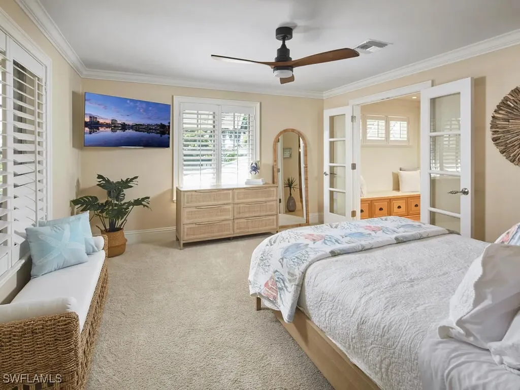 377 Pirates Bight Naples FL 34103