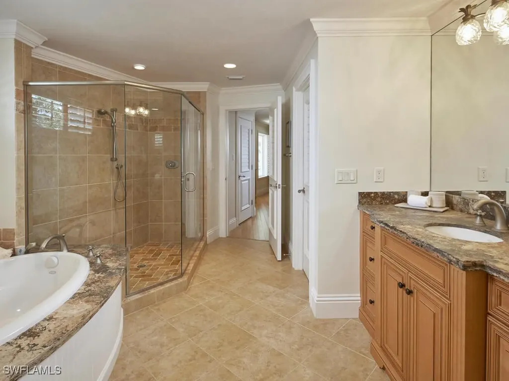 377 Pirates Bight Naples FL 34103