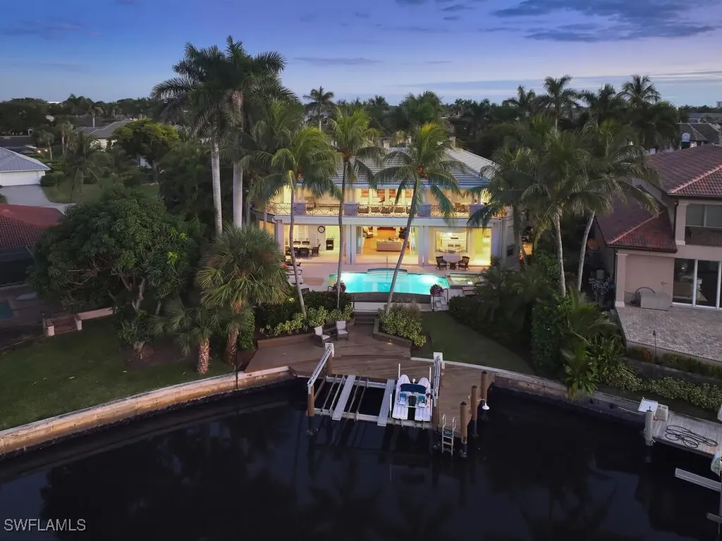 377 Pirates Bight Naples FL 34103