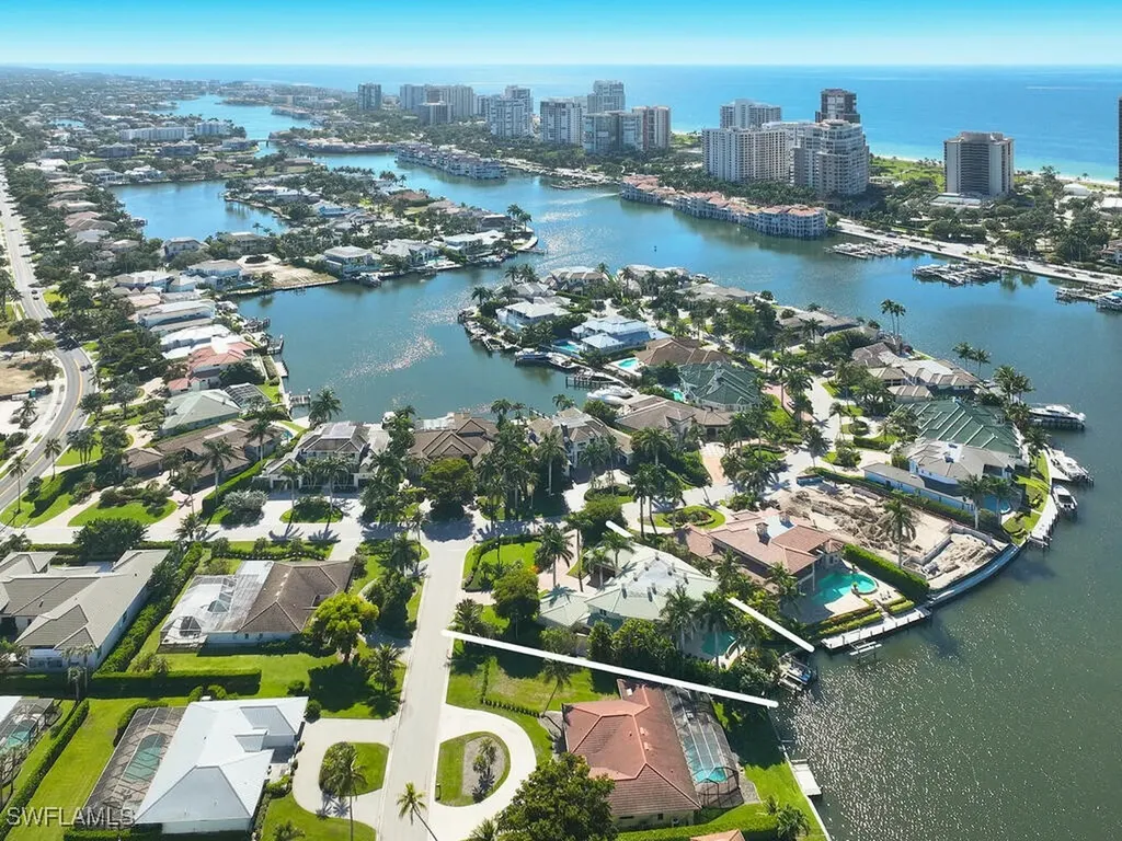377 Pirates Bight Naples FL 34103