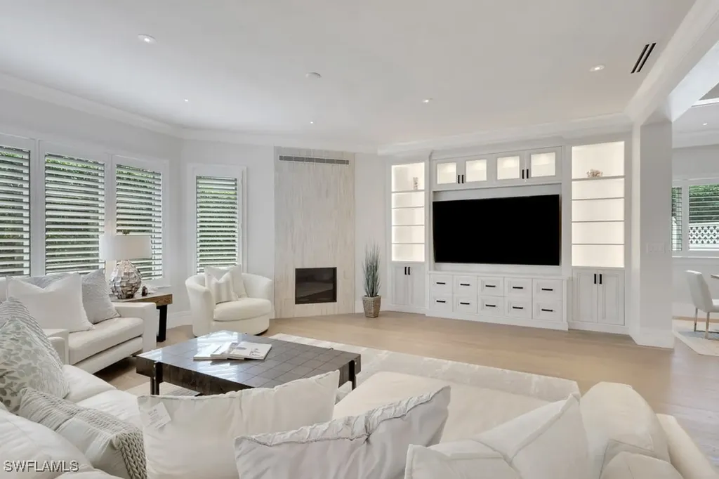 678 Katemore Lane Naples FL 34108