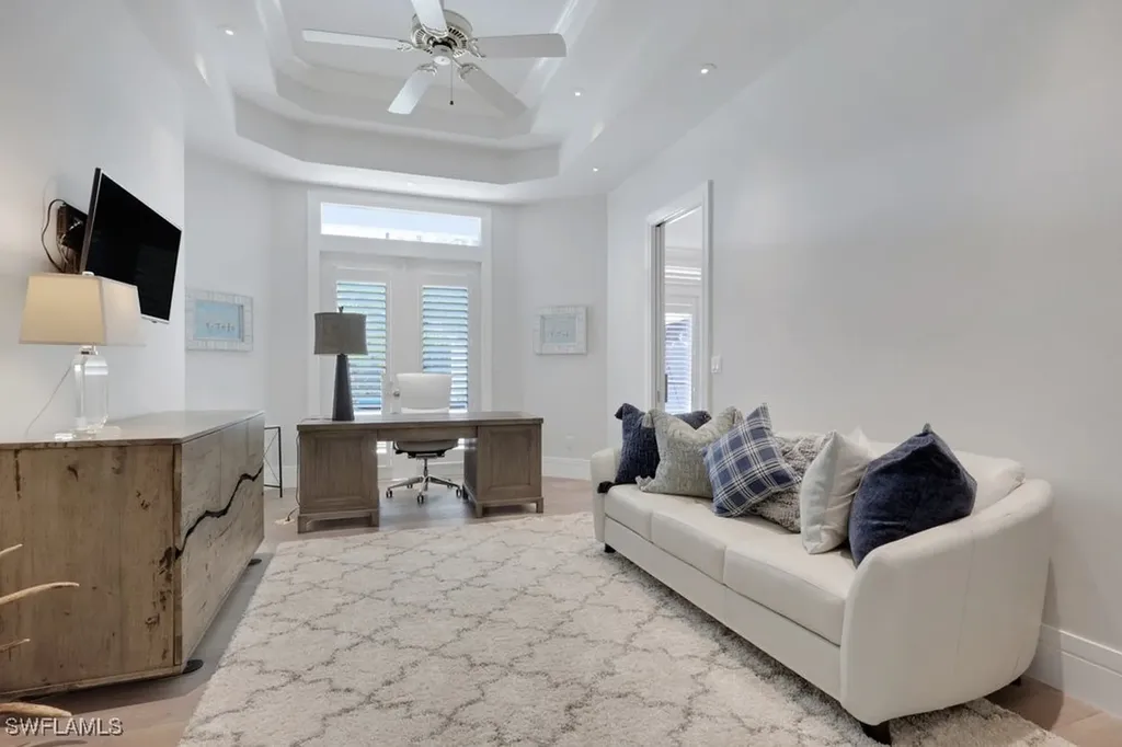 678 Katemore Lane Naples FL 34108