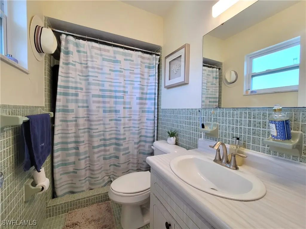 750 95th Avenue N Naples FL 34108