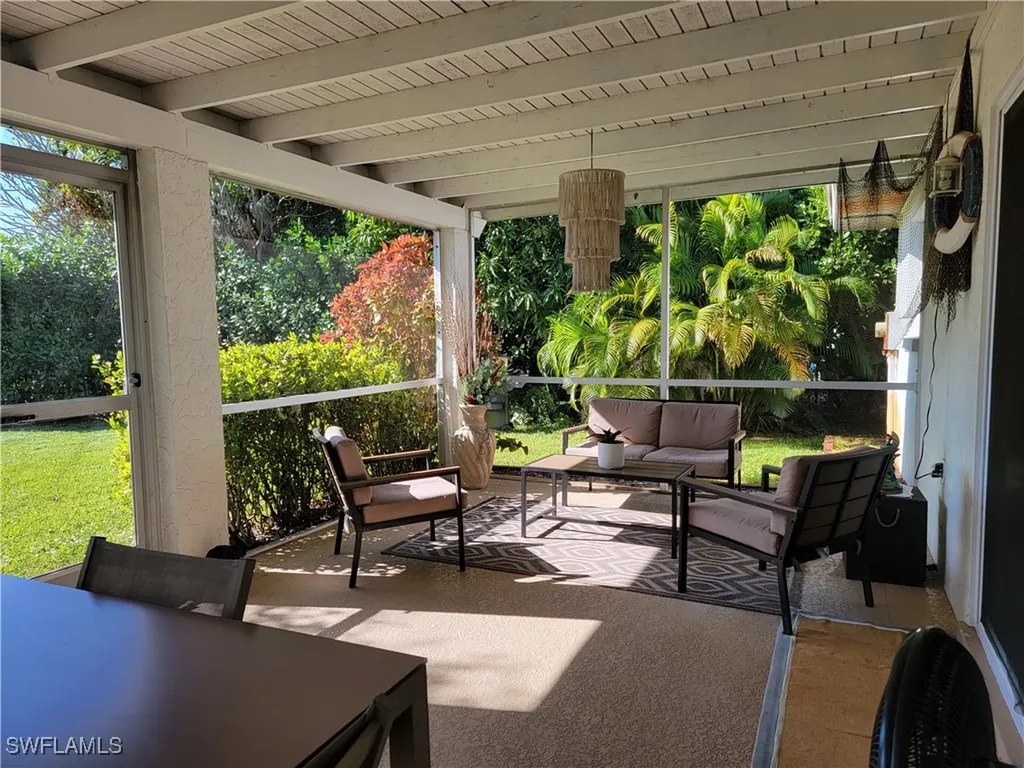 750 95th Avenue N Naples FL 34108