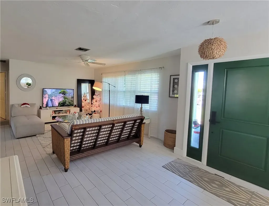 750 95th Avenue N Naples FL 34108