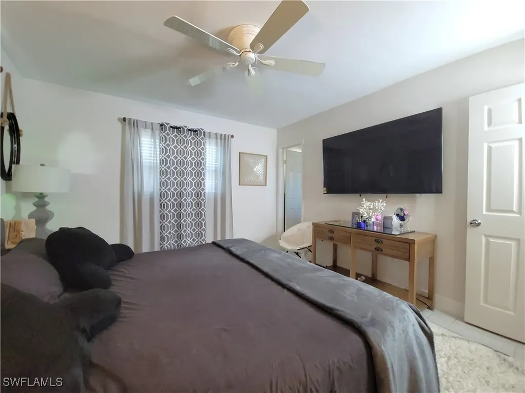750 95th Avenue N Naples FL 34108