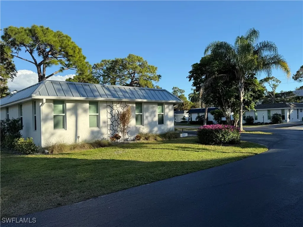 310 Carnaby Court Naples FL 34112