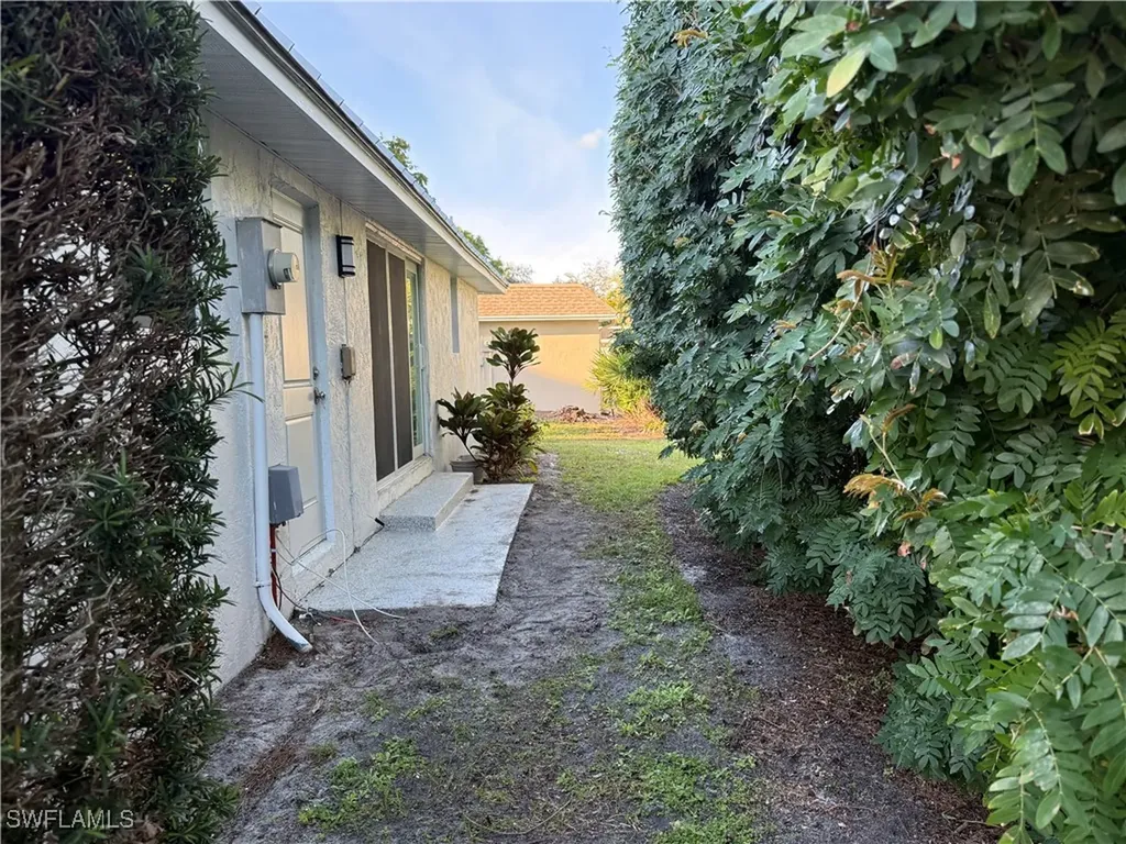 310 Carnaby Court Naples FL 34112