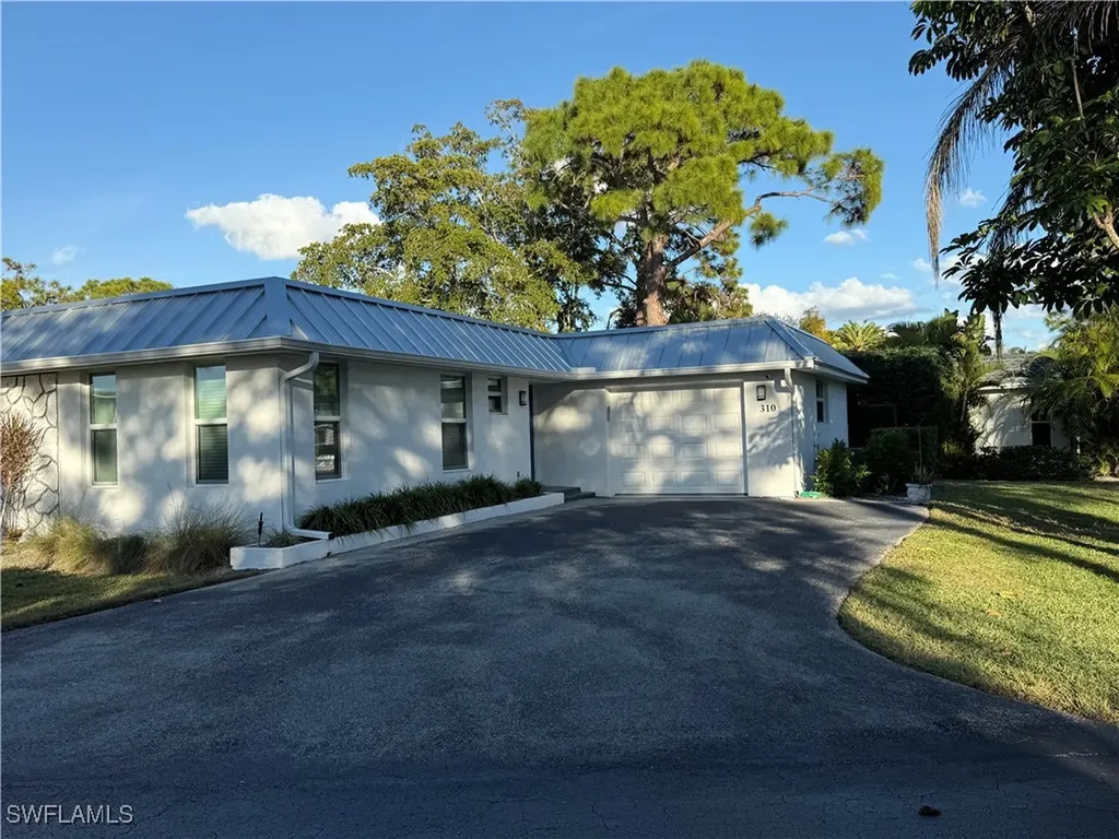 310 Carnaby Court Naples FL 34112