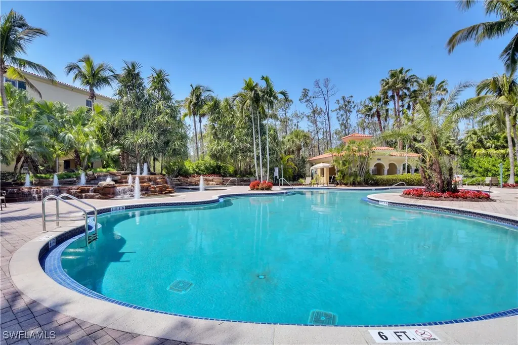 2843 Tiburon Boulevard E Naples FL 34109