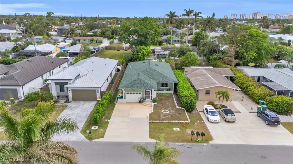 726 109th Avenue N Naples FL 34108