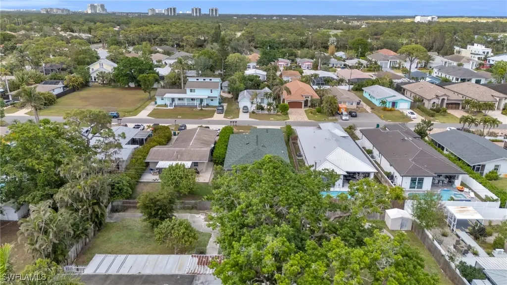 726 109th Avenue N Naples FL 34108