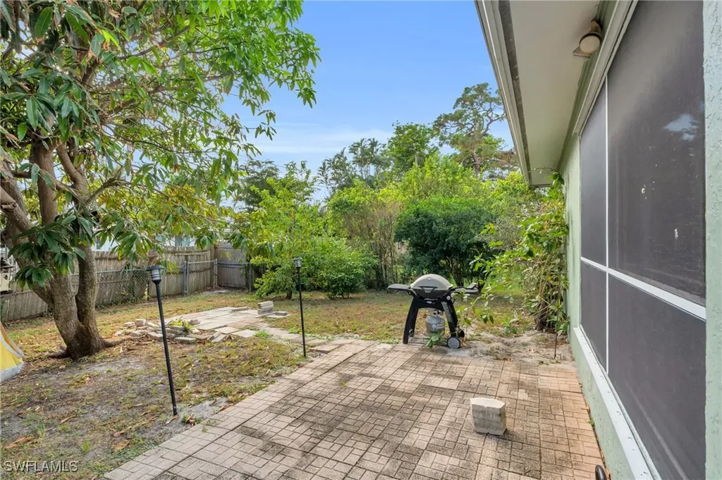726 109th Avenue N Naples FL 34108