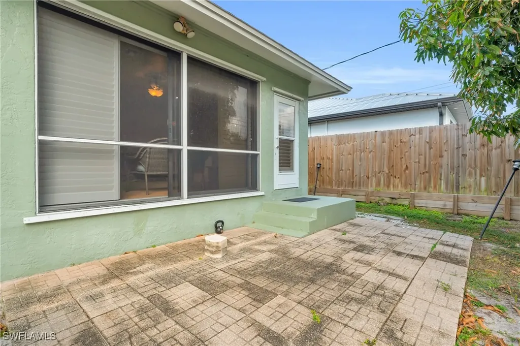 726 109th Avenue N Naples FL 34108
