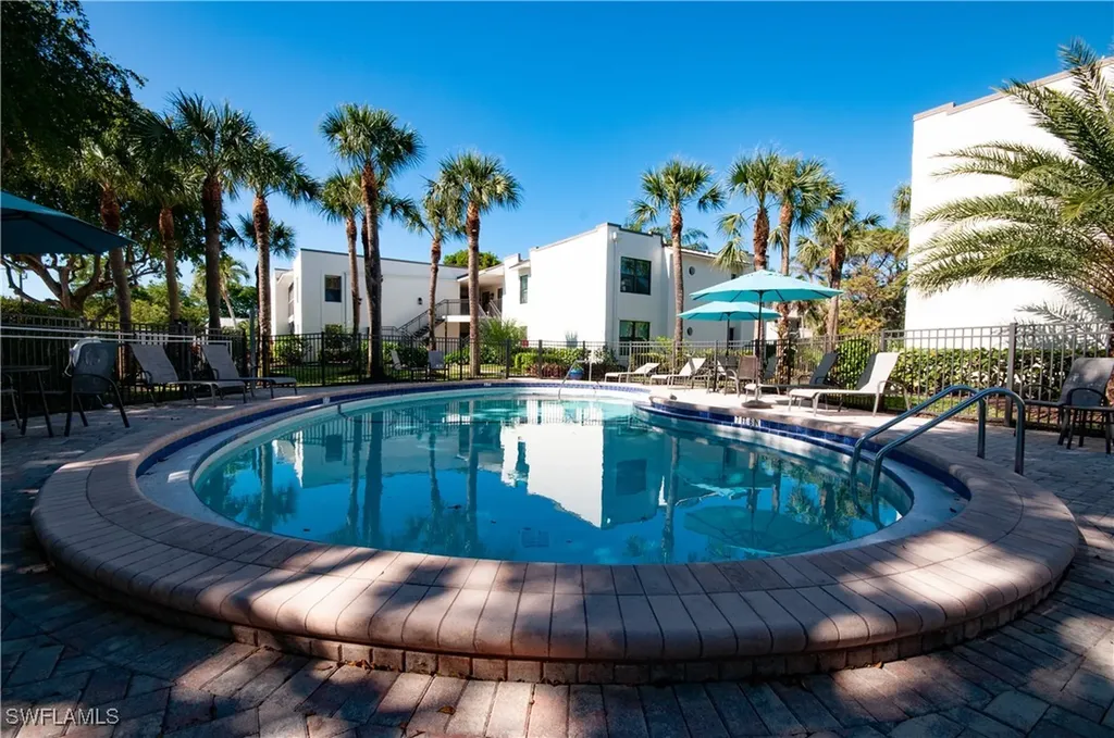802 10th Avenue S Naples FL 34102