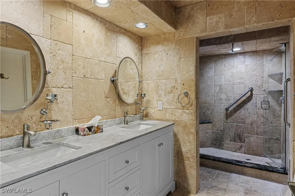 802 10th Avenue S Naples FL 34102