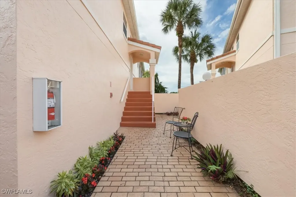 940 Woodshire Lane Naples FL 34105