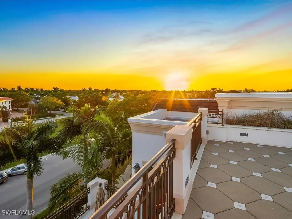 745 12th Avenue S Naples FL 34102