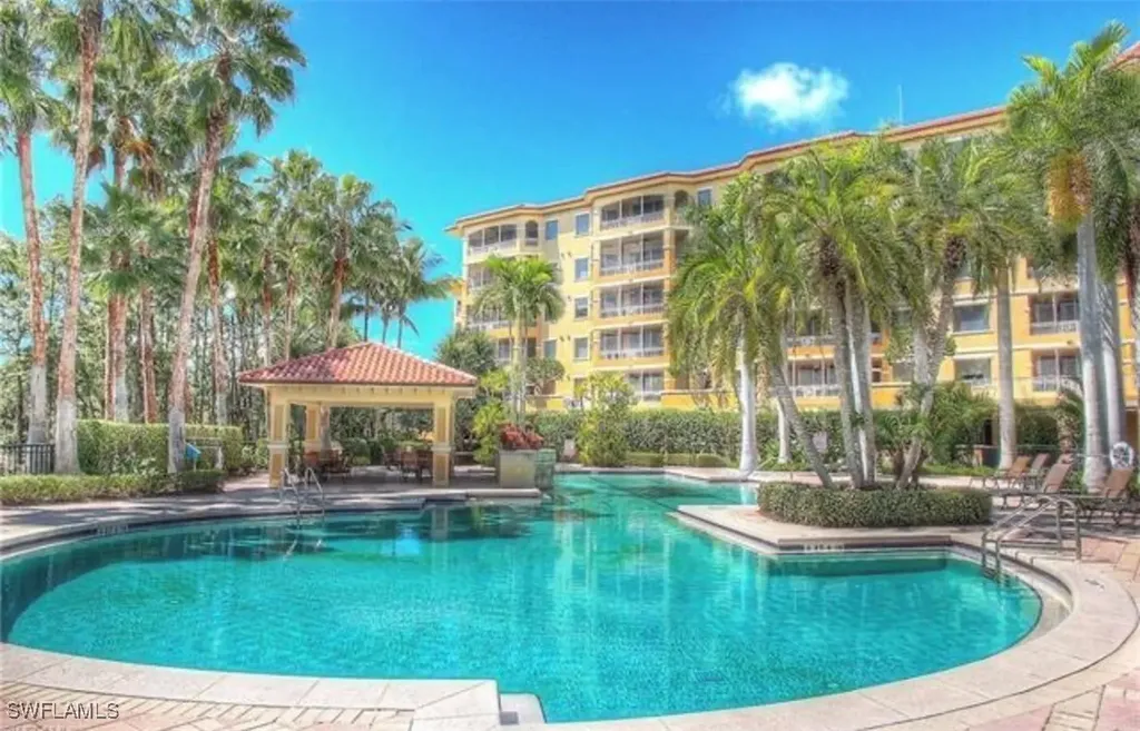 2738 Tiburon Boulevard E Naples FL 34109