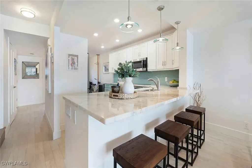 800 River Point Drive Naples FL 34102