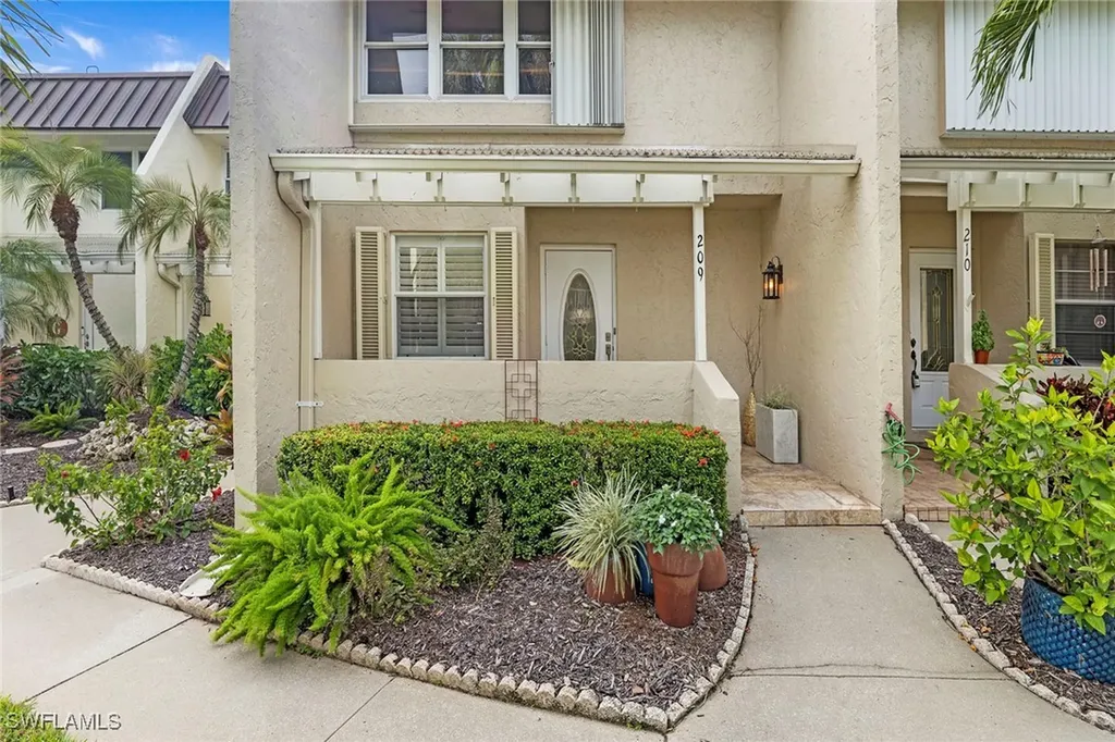 800 River Point Drive Naples FL 34102