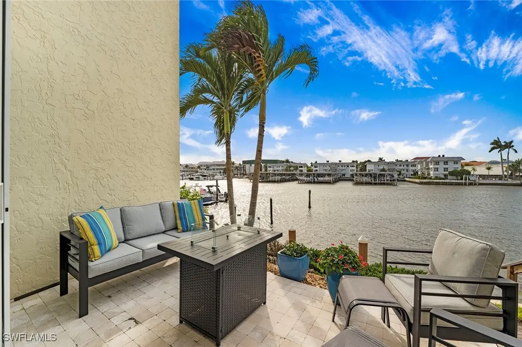 800 River Point Drive Naples FL 34102
