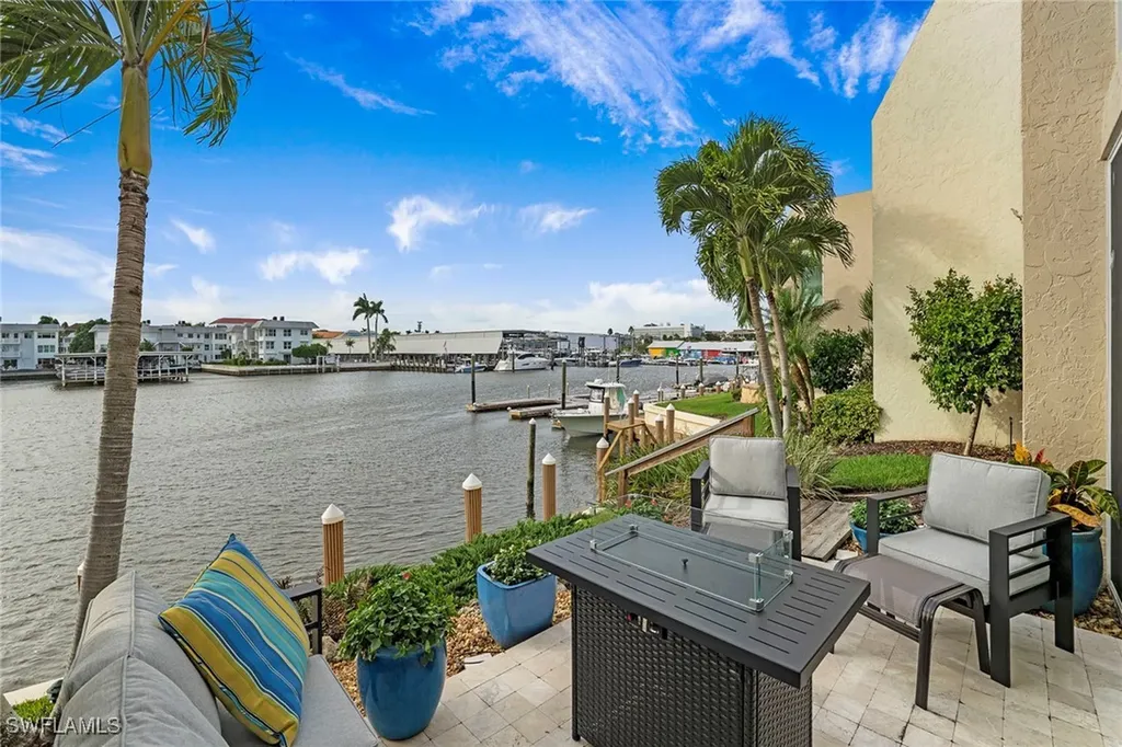 800 River Point Drive Naples FL 34102