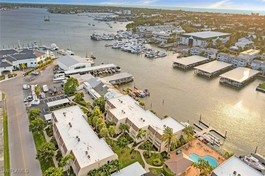 800 River Point Drive Naples FL 34102