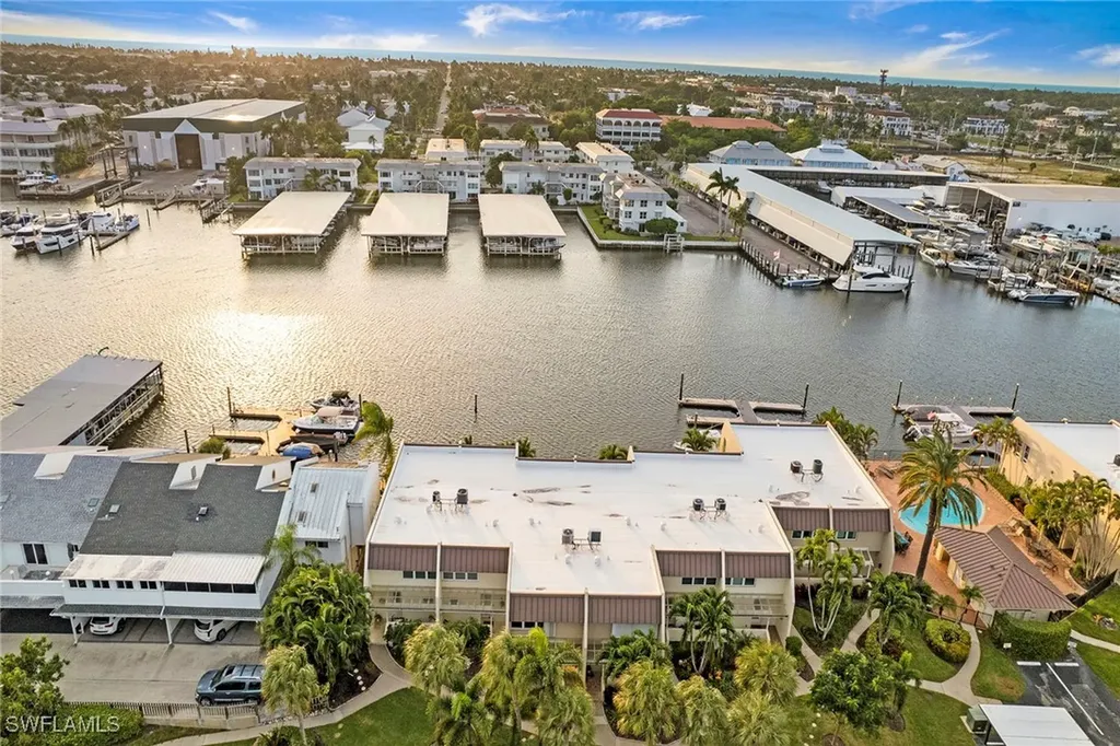 800 River Point Drive Naples FL 34102