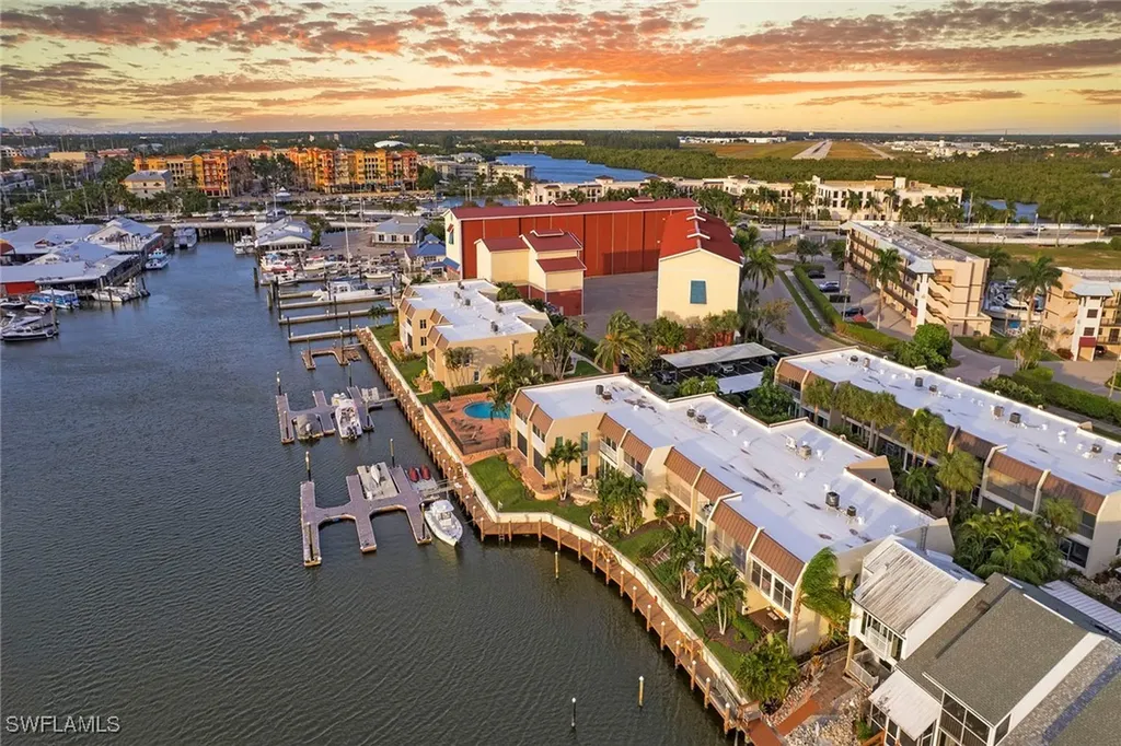 800 River Point Drive Naples FL 34102