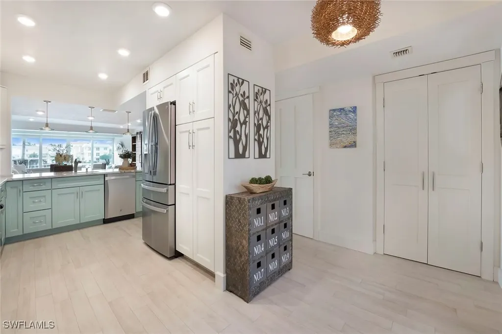 800 River Point Drive Naples FL 34102