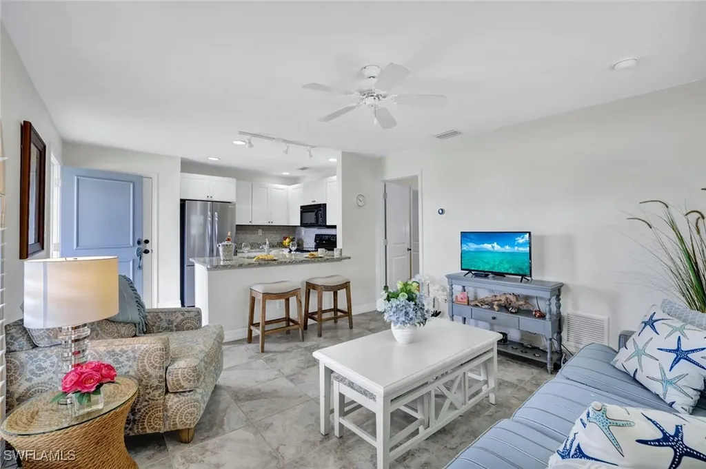 655 8th Avenue S Naples FL 34102