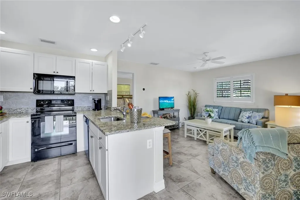 655 8th Avenue S Naples FL 34102