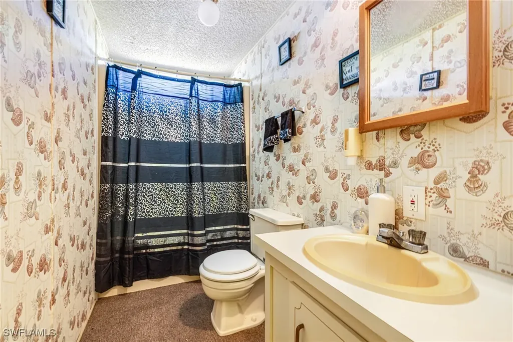 7627 Peyraud Drive North Fort Myers FL 33917