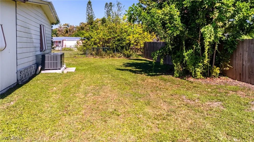 7627 Peyraud Drive North Fort Myers FL 33917