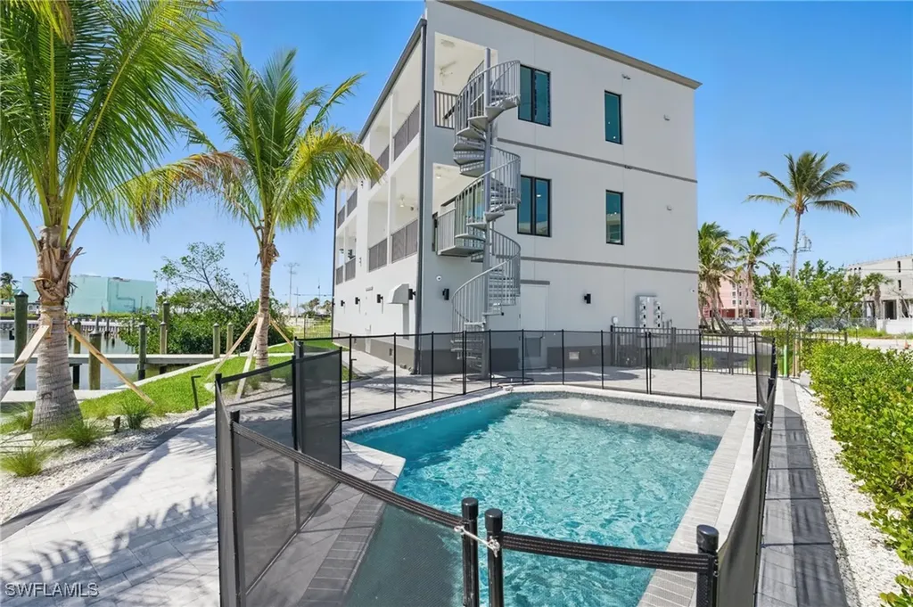 Fort Myers Beach FL, 855 Lagoon Street, Unit 1