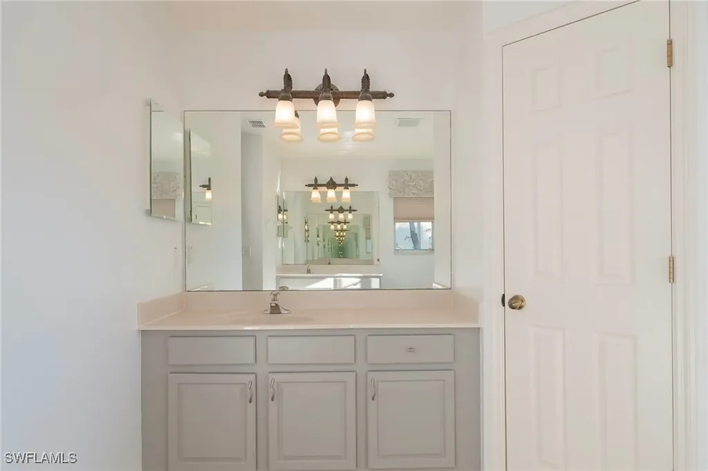 2250 Grove Drive Naples FL 34120